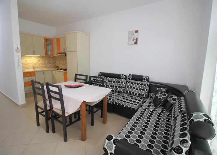 July Seaview Apartments